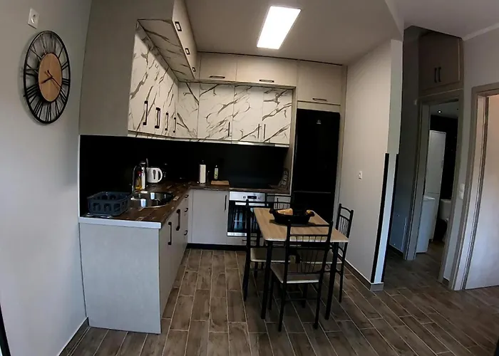 Arianas Apartment